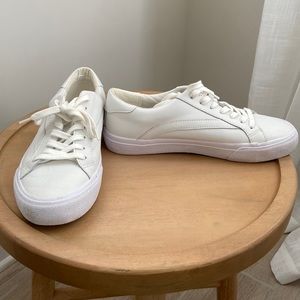 Madewell women’s Sidewalk Low-top Sneakers in leather. Size 7
